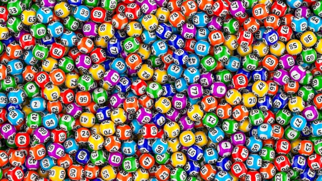 Modalități inteligente de a-ți cheltui câștigurile la loterie image